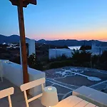 Georgia Milos