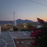 Georgia Milos Pensionat