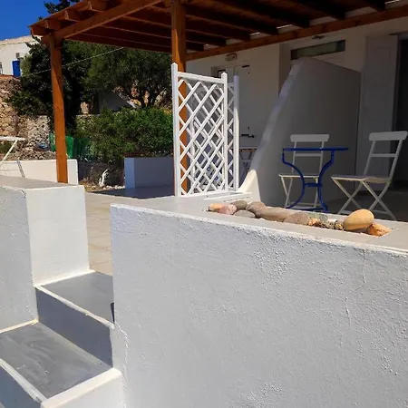 Georgia Milos Guest house *