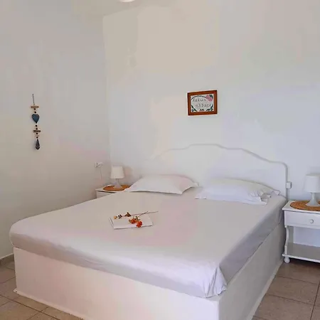 Maison d'hôtes Georgia Milos 3*