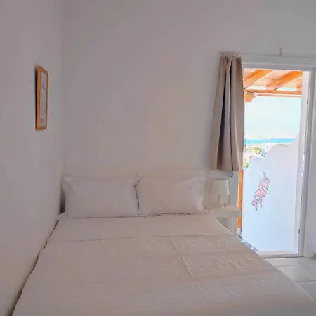 Guest house Georgia Milos