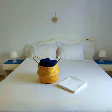 Konukevi Georgia Milos Plaka (Milos)