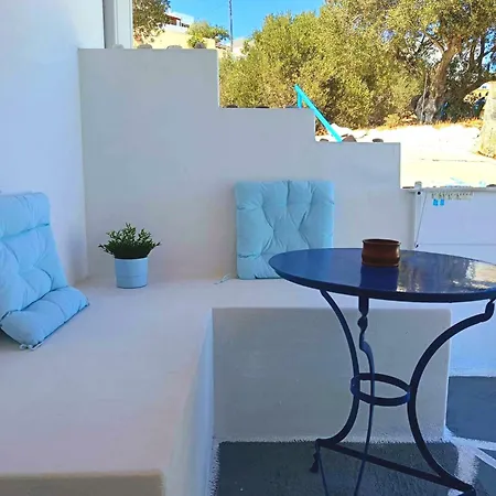 Georgia Milos Guest house *