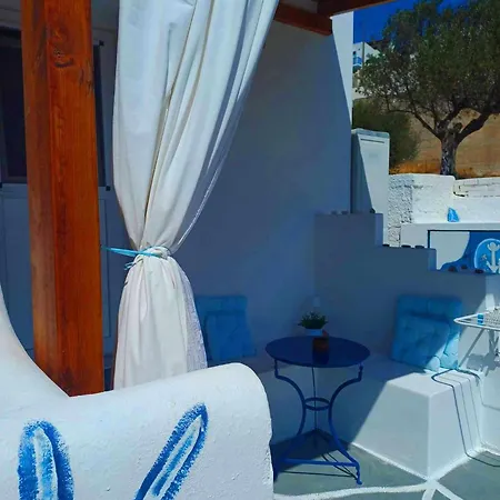 Georgia Milos Πλάκα Μήλου