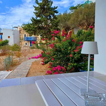 Konukevi Georgia Milos Plaka (Milos)