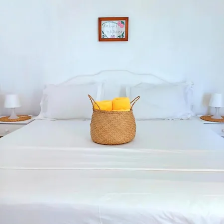 Georgia Milos Гостевой дом Plaka (Milos)