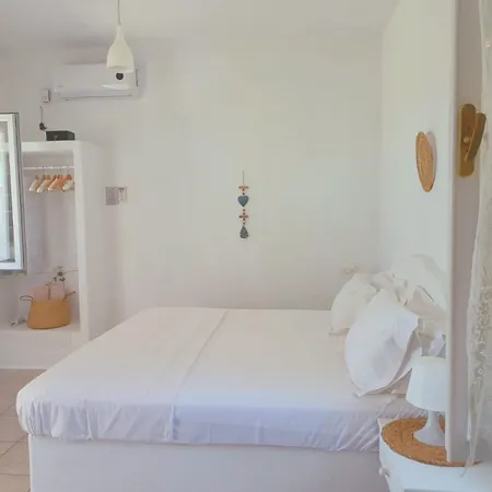 Georgia Milos 3*